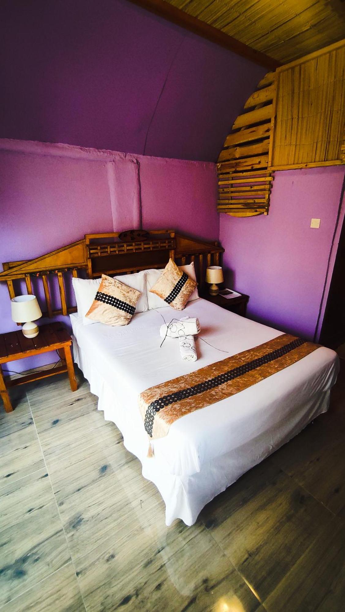 Elephant Trail Guesthouse And Backpackers Kasane Habitación foto