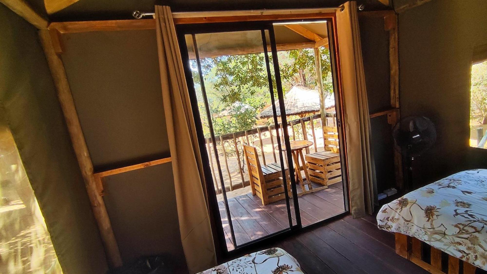 Elephant Trail Guesthouse And Backpackers Kasane Habitación foto